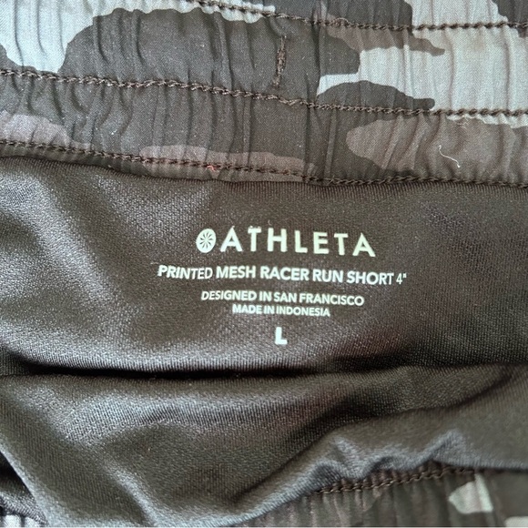 Athleta Camo Printed Mesh Racer Run Short 4" -
Size L - Picture 9 of 9